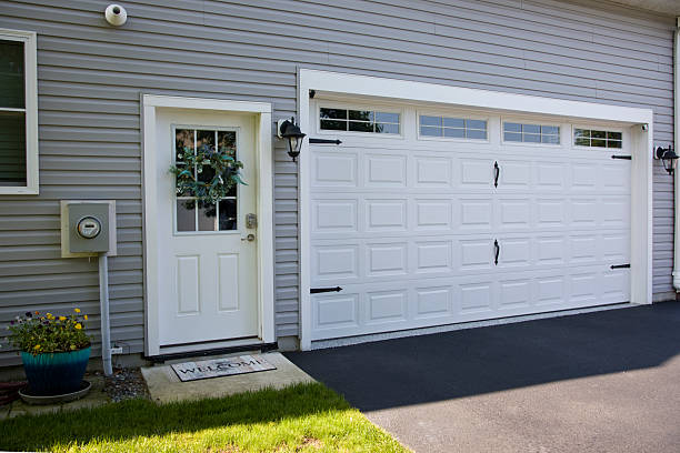 24/7 Emergency Garage Door Panel Replacement experts in Craig Beach, OH